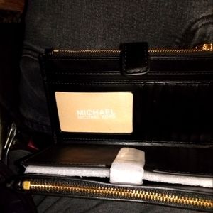 Michael kors wallet